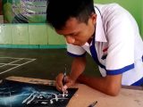 Download Video Belajar lukis kaligrafi kontemporer – Khat Tsulus