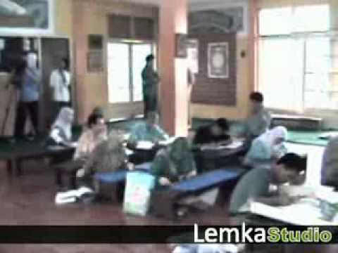 Download Video Kegiatan Belajar Kaligrafi LEMKA Ciputat, Jakarta.avi