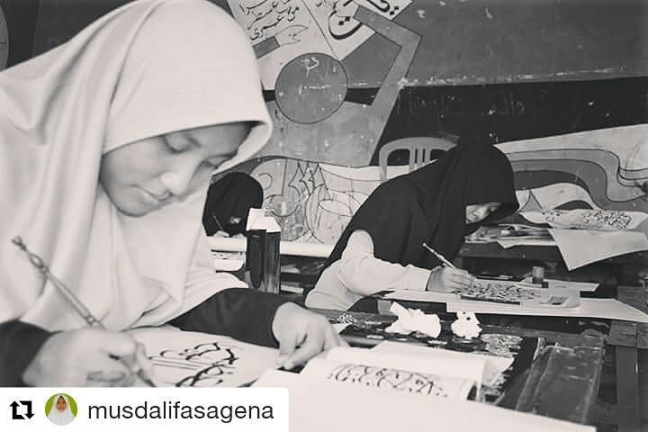 Foto Karya Kaligrafi #Repost @musdalifasagena (@get_repost)
・・・
Exam…, thanks a lot,
which I think …- kaligrafer Indonesia posting ulang