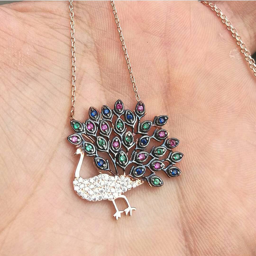 By @takidasanat .
.
.
.
#art#jewelry#peacock#bird#jewels#stones#necklace#artnfan…