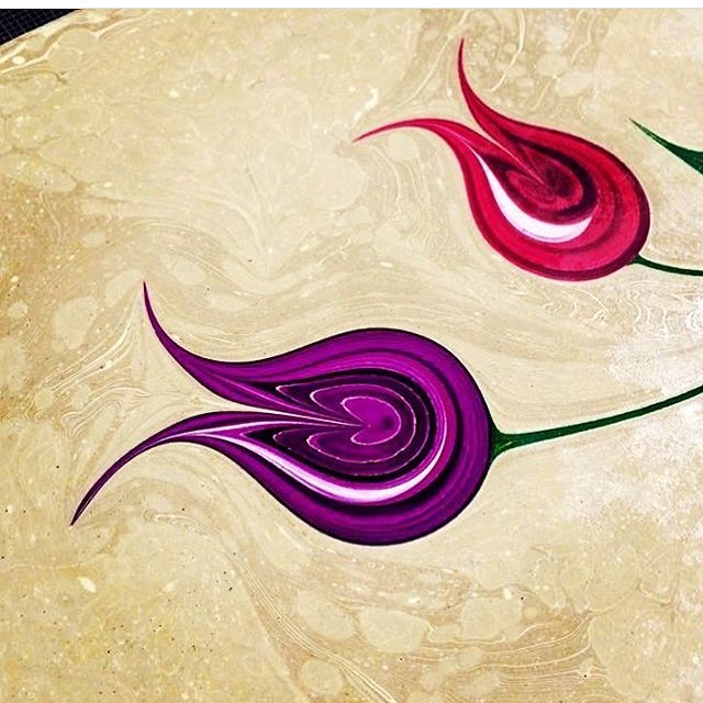 By @tubabalcioglu .
.
.
.
.
.
#art#ebru#marbling#flower#tulip#turkishart#artnfan…