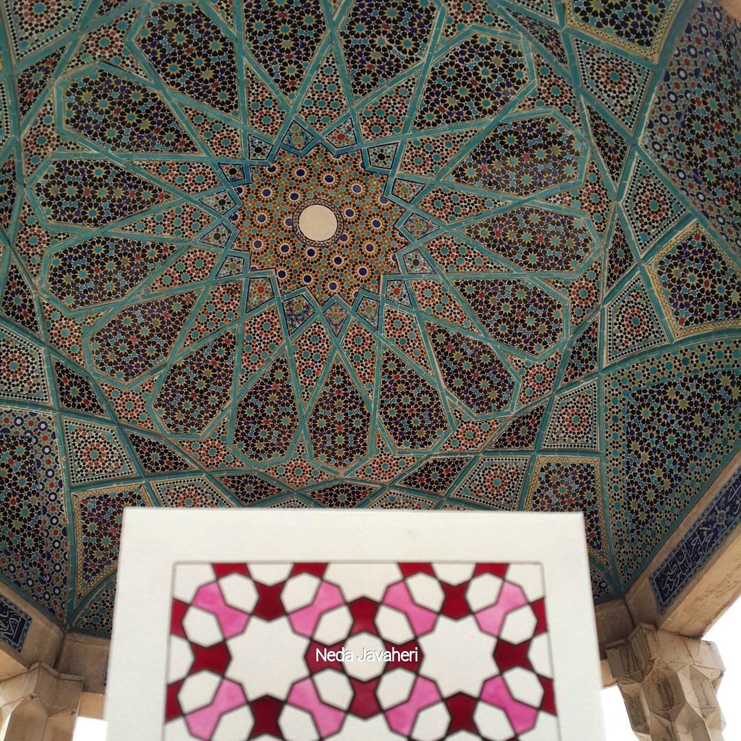 Karya Kaligrafi حافظیه شیراز
Hafezieh, Shiraz, Iran
#must_see_iran 
کارت شماره هشت: هشت و موریان…- Ne Javaher