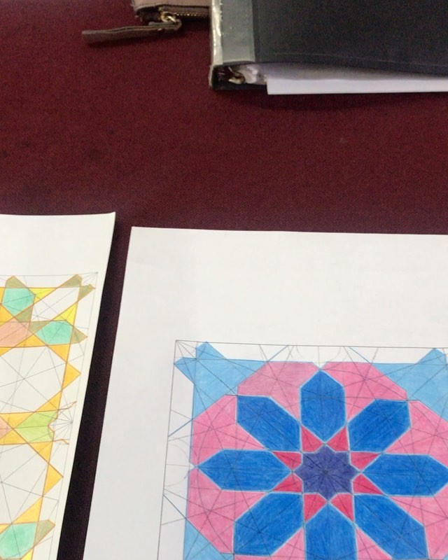 Karya Kaligrafi لطفا ورق بزنید
Last session of Moroccan patterns workshops. Malik National Museu…- Ne Javaher