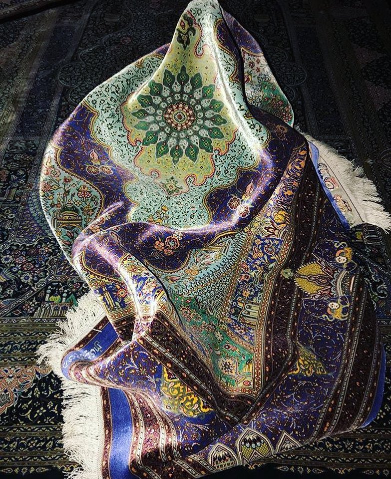 Tag a Persian carpet lover
.
.
Follow us on Facebook @artnfann .
.
Via @rahimi_c…