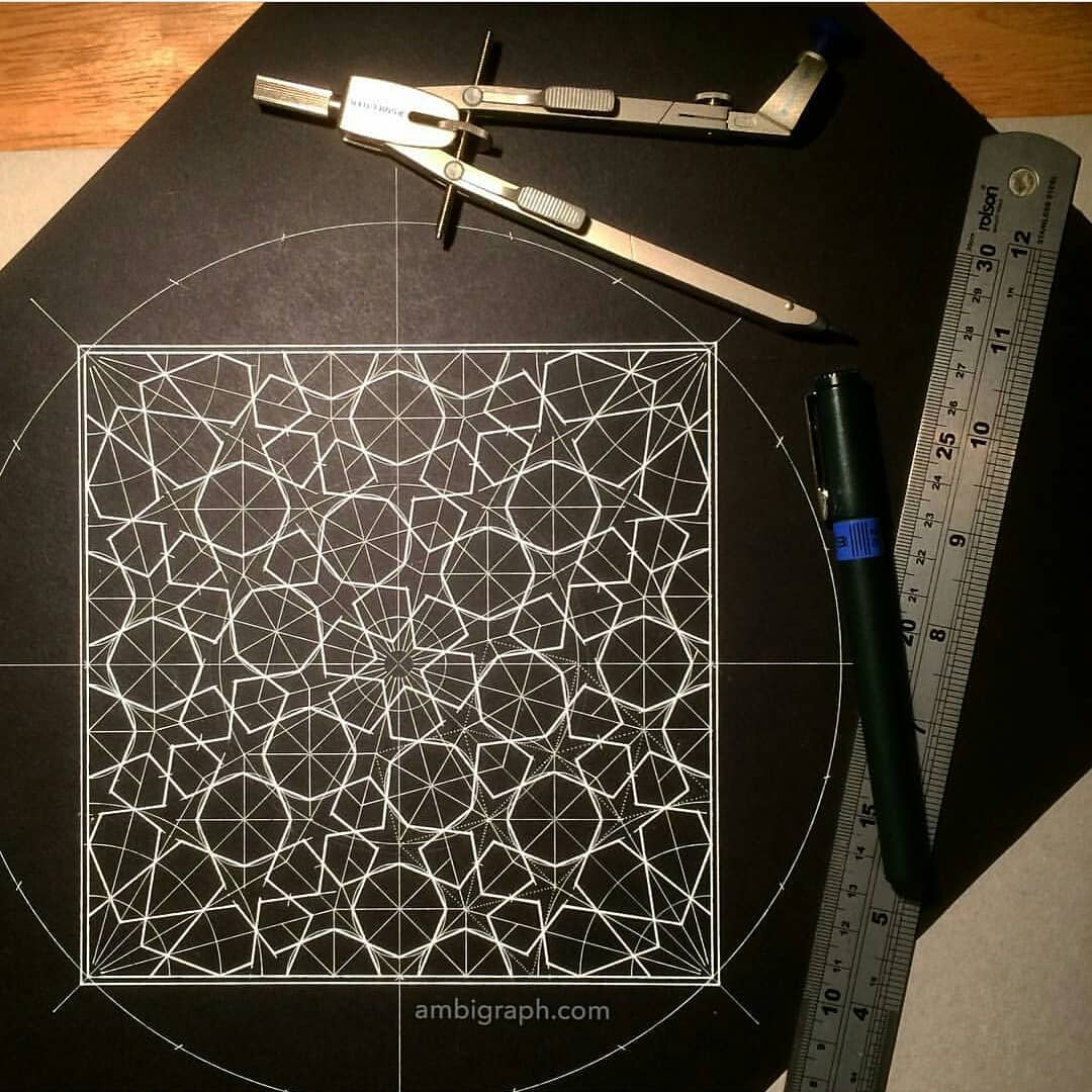 Tag a geometry lover
.
.
Follow us on Twitter/Vero @artnfann
Via @ambigraph by @…