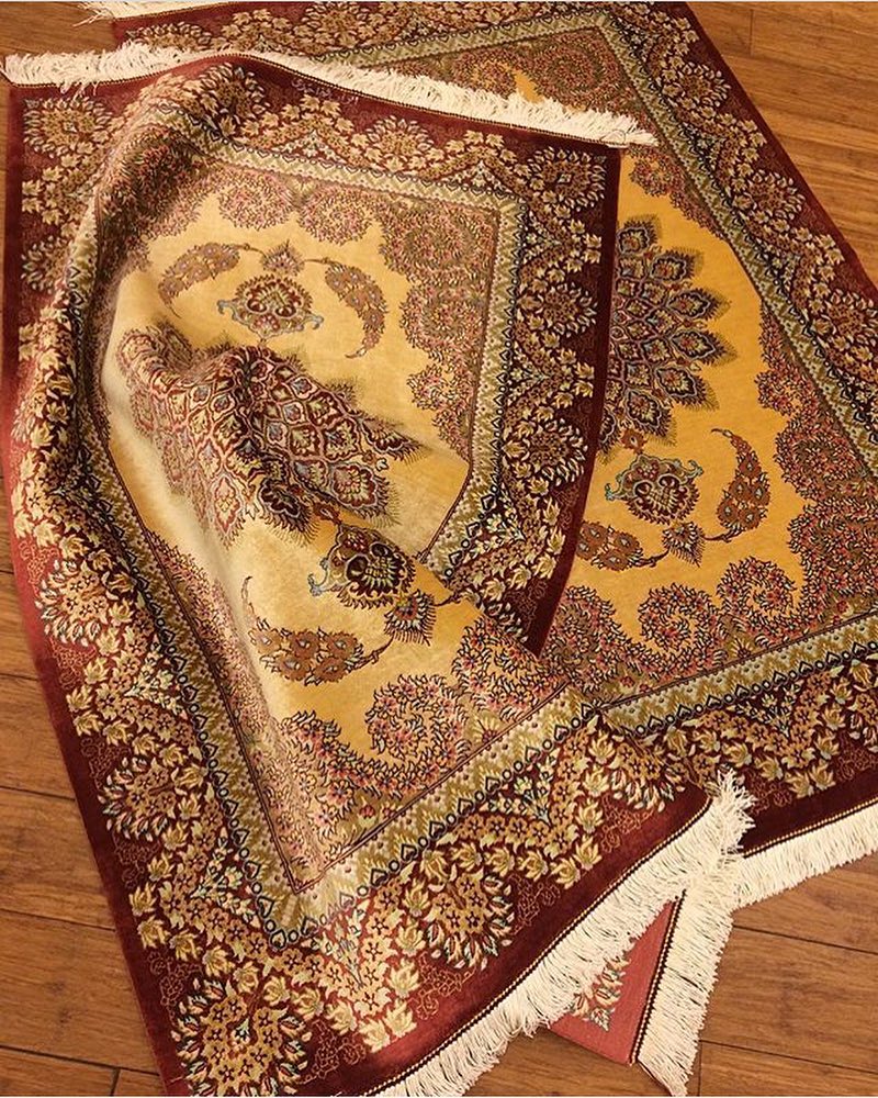 Via @carpets_baku .
.
.
.
.
.
#art#persian#carpet#rug#pattern#illumination#artnf…