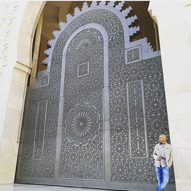 Via @pltkn333 .
.
.
.
.
.
.
.
#art#photography#door#gate#pattern#geometry#mosque…