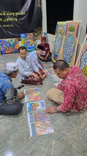 proses-menilai-karya-kaligrafi-oleh-juri-1
